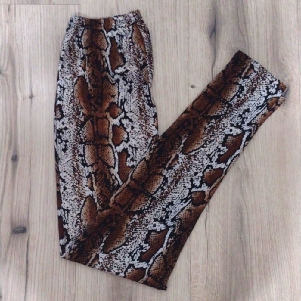 Animal print leggings